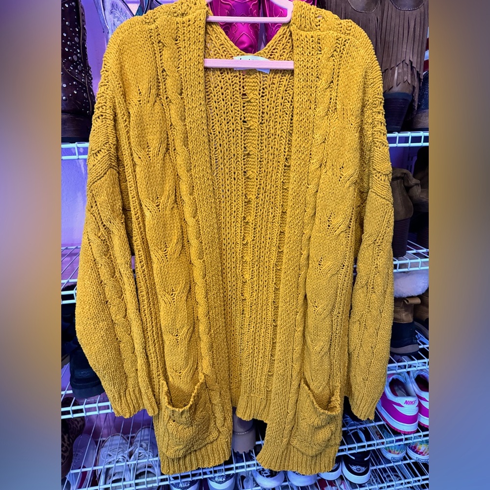 NWOT Women’s sweater cardigan, size L